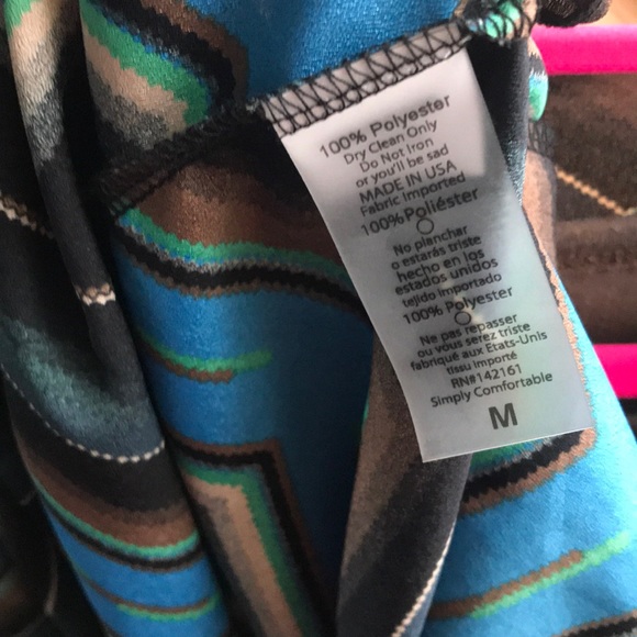 Medium Lularoe Shirley sheer lightweight cool - Picture 6 of 6